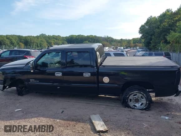 2006 Chevrolet Silverado 2500HD LT3 с VIN 1GCHK23D46F258809, выставлен на аукционе IAAI как лот 43330095 с пробегом 253 924 миль миль и . История ставок и продаж доступна на DreamBid. Изображение 14.