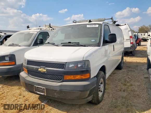 2023 Chevrolet Express Cargo с VIN 1GCWGAFP2P1170820, выставлен на аукционе Copart как лот 89430715 с пробегом 57 018 миль миль и Списание • Salvage title. История ставок и продаж доступна на DreamBid. Изображение 1.