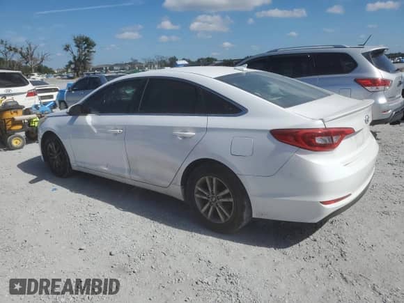 2015 Hyundai Sonata SE с VIN 5NPE24AF2FH109064, выставлен на аукционе Copart как лот 82663885 с пробегом 149 139 миль миль и Чистый • Clean title. История ставок и продаж доступна на DreamBid. Изображение 2.
