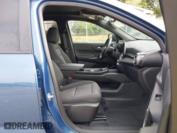 2025 Chevrolet Equinox AWD LT with VIN 3GNAXPEG8SL106336, listed as a IAAI auction lot 43042836 with 5,302 mi miles and . Bid and sale history available at DreamBid. Image 5.