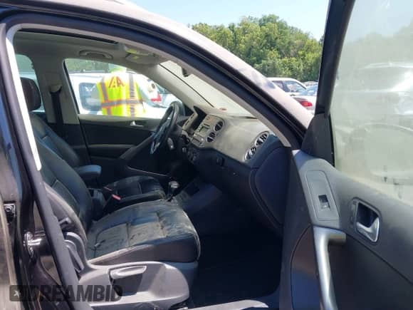 2009 Volkswagen Tiguan S с VIN WVGAV75N29W502193, выставлен на аукционе IAAI как лот 42922634 с пробегом 117 494 миль миль и . История ставок и продаж доступна на DreamBid. Изображение 5.