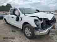 2021 Ford F-150 XL z VIN 1FTEX1EP4MFB30184, wystawiony jako Copart lot #65976025 z przebiegiem Nie podano mil oraz Szkoda całkowita • Salvage title. Historia ofert i sprzedaży dostępna na DreamBid. Obrazek 4.