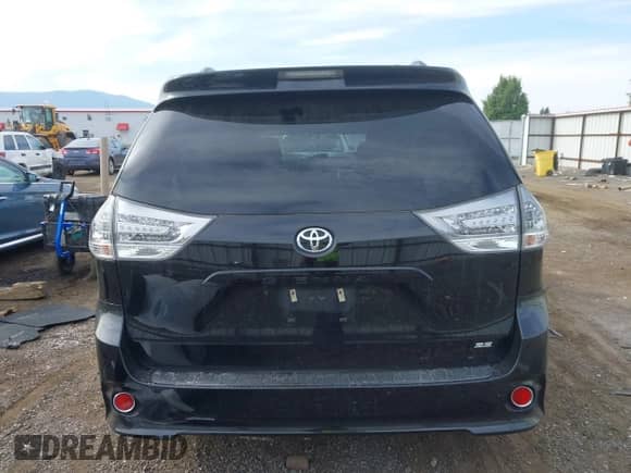 2017 Toyota Sienna SE with VIN 5TDXZ3DC4HS782693, listed as a IAAI auction lot 42883644 with Not provided miles and . Bid and sale history available at DreamBid. Image 16.