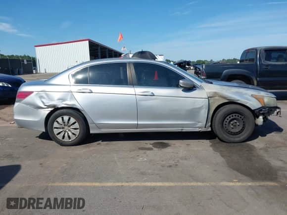 2008 Honda Accord LX с VIN 1HGCP26358A031130, выставлен на аукционе IAAI как лот 43050459 с пробегом 226 315 миль миль и . История ставок и продаж доступна на DreamBid. Изображение 13.
