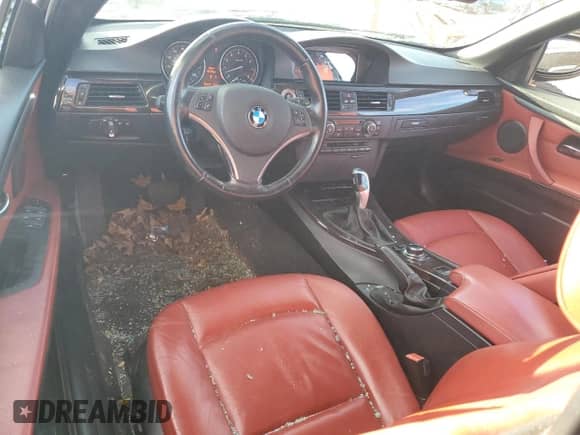 2012 BMW 3 Series 328i с VIN WBADW7C50CE730513, выставлен на аукционе Copart как лот 82754635 с пробегом 87 181 миль миль и Списание • Salvage title. История ставок и продаж доступна на DreamBid. Изображение 8.