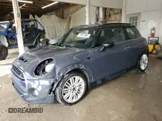 2015 MINI Hardtop S с VIN WMWXP7C58F2A42410, выставлен на аукционе Copart как лот 71831365 с пробегом 69 453 миль миль и Списание • Salvage title. История ставок и продаж доступна на DreamBid. Изображение 1.