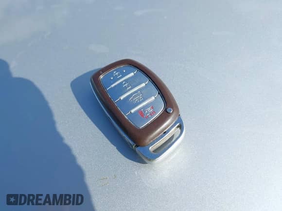 2017 Hyundai Sonata Limited with VIN KMHE34L10HA054800, listed as a IAAI auction lot 43287146 with 110,956 mi miles and . Bid and sale history available at DreamBid. Image 11.