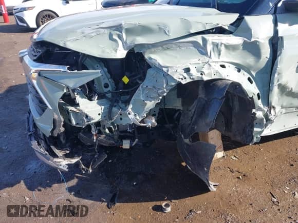 2025 Chevrolet TrailBlazer LT with VIN KL79MPSL8SB093463, listed as a IAAI auction lot 41636738 with 3,998 mi miles and . Bid and sale history available at DreamBid. Image 6.