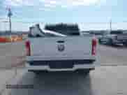 2021 Ram 1500 Big Horn z VIN 1C6SRFFT5MN650476, wystawiony jako IAAI lot #41229878 z przebiegiem 107 980 mil mil oraz . Historia ofert i sprzedaży dostępna na DreamBid. Obrazek 16.