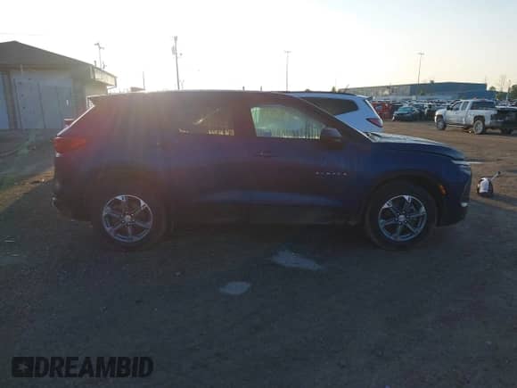 2023 Chevrolet Blazer LT z VIN 3GNKBHR40PS157190, wystawiony jako IAAI lot #43087884 z przebiegiem 69 637 mil mil oraz . Historia ofert i sprzedaży dostępna na DreamBid. Obrazek 13.