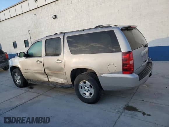 2008 Chevrolet Suburban 2LT with VIN 1GNFK163X8J127587, listed as a Copart auction lot 86182195 with 180,835 mi miles and Salvage title. Bid and sale history available at DreamBid. Image 2.