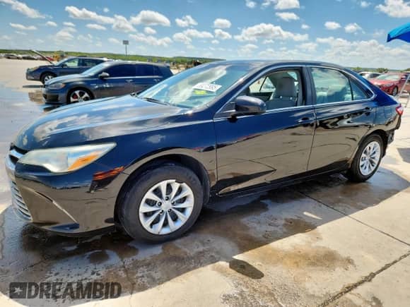 2017 Toyota Camry XLE z VIN 4T1BF1FK6HU769821, wystawiony jako Copart lot #69272995 z przebiegiem 121 113 mil mil oraz Czysty tytuł • Clean title. Historia ofert i sprzedaży dostępna na DreamBid. Obrazek 1.