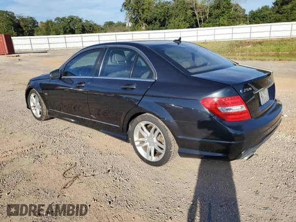 2012 Mercedes-Benz C 250 Sport с VIN WDDGF4HB4CR199974, выставлен на аукционе Copart как лот 82749945 с пробегом 157 558 миль миль и Чистый • Clean title. История ставок и продаж доступна на DreamBid. Изображение 2.