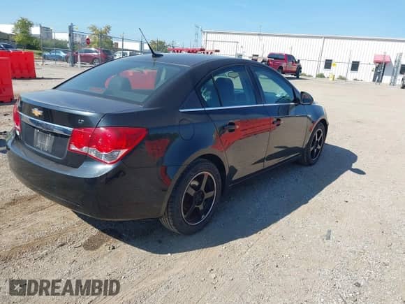 2013 Chevrolet Cruze 2LT с VIN 1G1PE5SB0D7136288, выставлен на аукционе IAAI как лот 43253265 с пробегом 187 991 миль миль и . История ставок и продаж доступна на DreamBid. Изображение 4.