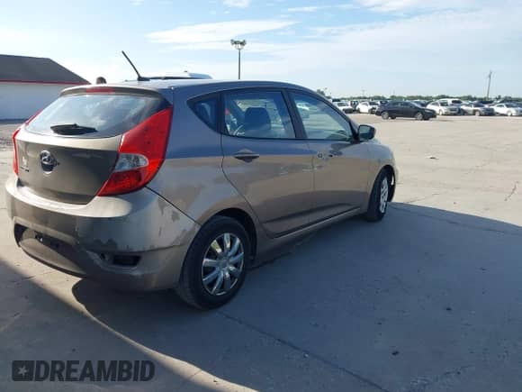 2014 Hyundai Accent GS с VIN KMHCT5AE7EU141171, выставлен на аукционе IAAI как лот 42657193 с пробегом 182 816 миль миль и . История ставок и продаж доступна на DreamBid. Изображение 4.