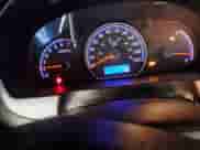 2009 Hyundai Elantra GLS z VIN KMHDU45D79U786485, wystawiony jako Copart lot #71086735 z przebiegiem 173 398 mil mil oraz Szkoda całkowita • Salvage title. Historia ofert i sprzedaży dostępna na DreamBid. Obrazek 9.