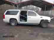 2014 Cadillac Escalade ESV Luxury с VIN 1GYS4HEF4ER218433, выставлен на аукционе IAAI как лот 41152677 с пробегом 51 315 миль миль и . История ставок и продаж доступна на DreamBid. Изображение 14.