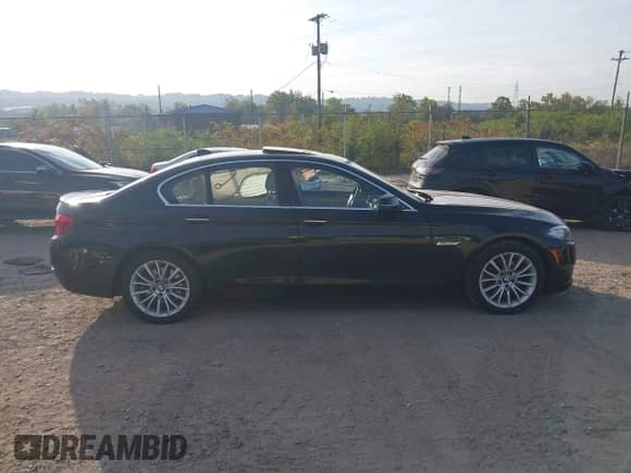 2014 BMW 5 Series 528i xDrive с VIN WBA5A7C56ED615541, выставлен на аукционе IAAI как лот 43364675 с пробегом 156 000 миль миль и . История ставок и продаж доступна на DreamBid. Изображение 13.