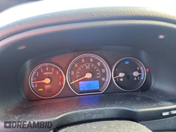 2007 Hyundai Santa Fe SE z VIN 5NMSH13E77H128423, wystawiony jako Copart lot #82700565 z przebiegiem 219 545 mil mil oraz Czysty tytuł • Clean title. Historia ofert i sprzedaży dostępna na DreamBid. Obrazek 9.