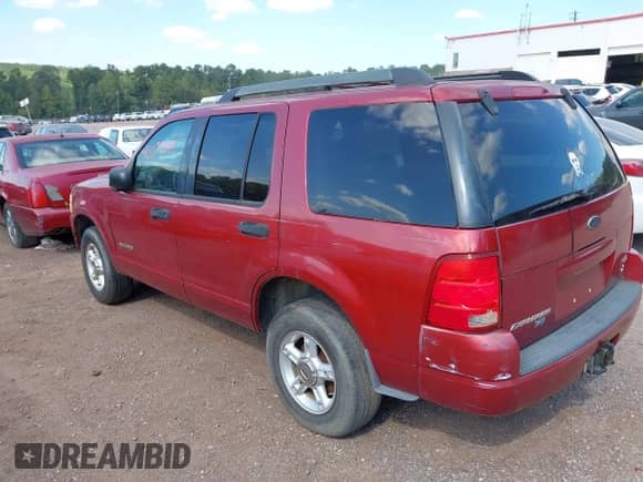 2005 Ford Explorer XLT с VIN 1FMZU63W25ZA08081, выставлен на аукционе IAAI как лот 43179087 с пробегом 271 055 миль миль и . История ставок и продаж доступна на DreamBid. Изображение 3.