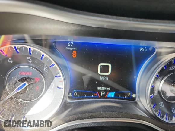 2016 Chrysler 300 C с VIN 2C3CCAEG9GH105811, выставлен на аукционе Copart как лот 71715775 с пробегом 163 254 миль миль и Чистый • Clean title. История ставок и продаж доступна на DreamBid. Изображение 9.