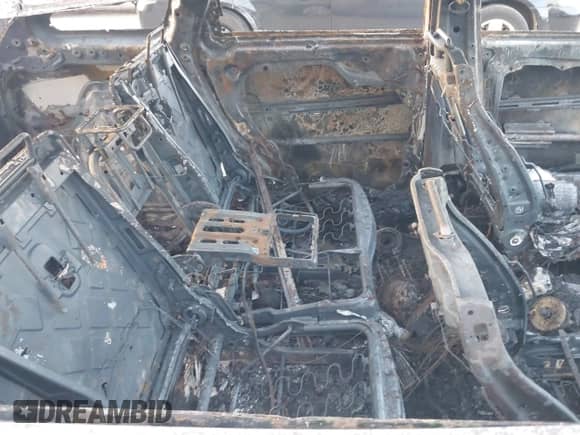 2016 Kia Sorento EX z VIN 5XYPHDA1XGG018774, wystawiony jako IAAI lot #43345332 z przebiegiem Nie podano mil oraz . Historia ofert i sprzedaży dostępna na DreamBid. Obrazek 8.