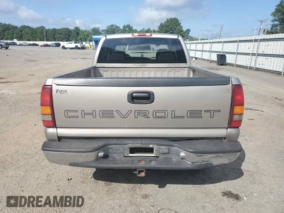 2000 Chevrolet Silverado 1500 LS z VIN 1GCEC19V3YZ127933, wystawiony jako Copart lot #65041485 z przebiegiem 304 951 mil mil oraz Szkoda całkowita • Salvage title. Historia ofert i sprzedaży dostępna na DreamBid. Obrazek 6.