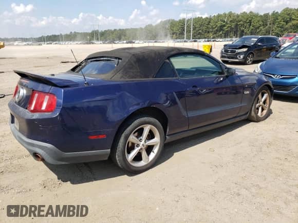 2012 Ford Mustang GT Premium z VIN 1ZVBP8FF0C5241642, wystawiony jako Copart lot #80863375 z przebiegiem 133 959 mil mil oraz Szkoda całkowita • Salvage title. Historia ofert i sprzedaży dostępna na DreamBid. Obrazek 3.