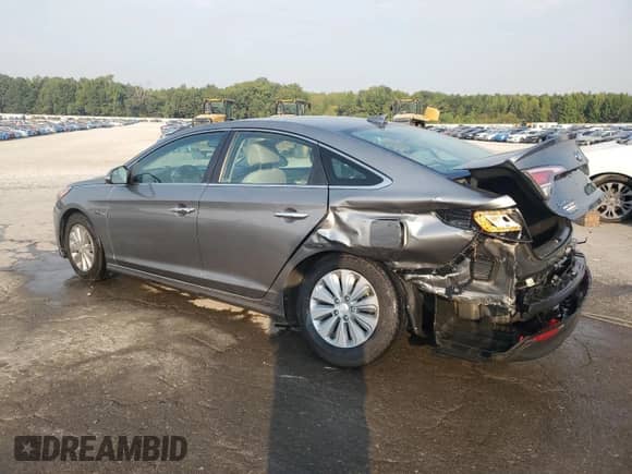2017 Hyundai Sonata SE z VIN KMHE24L36HA062582, wystawiony jako Copart lot #81249235 z przebiegiem 142 559 mil mil oraz Szkoda całkowita • Salvage title. Historia ofert i sprzedaży dostępna na DreamBid. Obrazek 2.