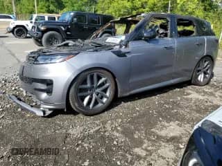 2023 Land Rover Range Rover Sport SE Dynamic z VIN SAL1L9FU8PA149344, wystawiony jako Copart lot #70108655 z przebiegiem Nie podano mil oraz Szkoda całkowita • Salvage title. Historia ofert i sprzedaży dostępna na DreamBid. Obrazek 1.