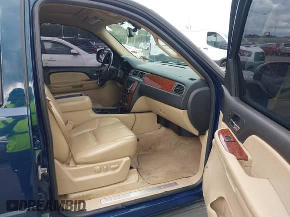 2007 Chevrolet Tahoe LT с VIN 1GNFK13067J153726, выставлен на аукционе IAAI как лот 43123178 с пробегом 186 018 миль миль и . История ставок и продаж доступна на DreamBid. Изображение 5.