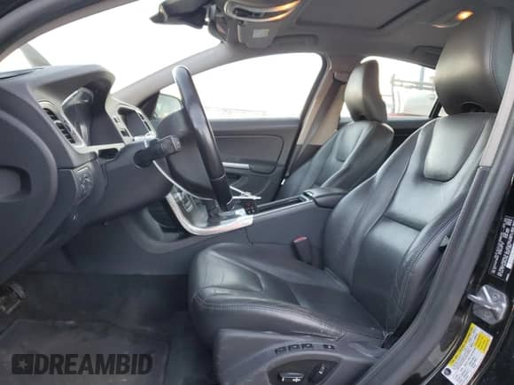 2015 Volvo S60 T5 Premier с VIN YV1612TK6F1356594, выставлен на аукционе Copart как лот 90871905 с пробегом 217 593 миль миль и На запчасти • Non repairable. История ставок и продаж доступна на DreamBid. Изображение 7.