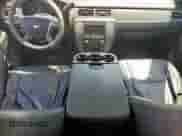 2013 Chevrolet Tahoe Commercial z VIN 1GNSK2E09DR349030, wystawiony jako Copart lot #69140325 z przebiegiem 163 621 mil mil oraz Czysty tytuł • Clean title. Historia ofert i sprzedaży dostępna na DreamBid. Obrazek 8.