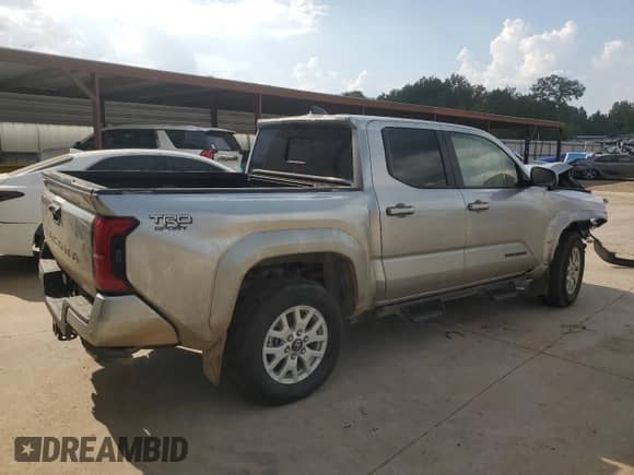 2024 Toyota Tacoma SR5 with VIN 3TYLB5JN6RT060507, listed as a Copart auction lot 81100645 with 7,884 mi miles and Clean title. Bid and sale history available at DreamBid. Image 3.