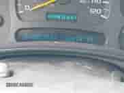 2005 Chevrolet Tahoe LT z VIN 1GNEC13T85J189000, wystawiony jako IAAI lot #42361882 z przebiegiem 212 074 mil mil oraz . Historia ofert i sprzedaży dostępna na DreamBid. Obrazek 7.
