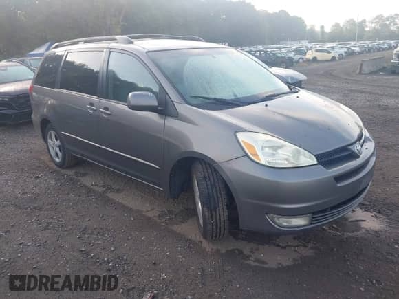 2004 Toyota Sienna XLE z VIN 5TDZA22C44S131961, wystawiony jako IAAI lot #43266500 z przebiegiem 177 567 mil mil oraz . Historia ofert i sprzedaży dostępna na DreamBid. Obrazek 1.