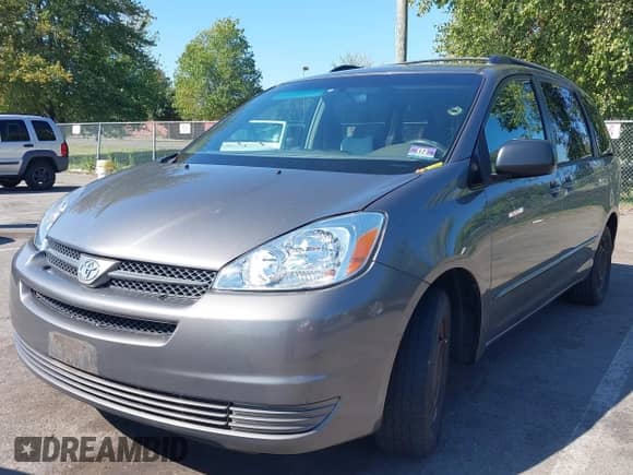 2005 Toyota Sienna CE with VIN 5TDZA23C75S356391, listed as a IAAI auction lot 43358061 with 301,286 mi miles and . Bid and sale history available at DreamBid. Image 2.