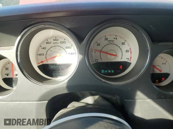 2012 Dodge Challenger R/T Plus z VIN 2C3CDYBT7CH275294, wystawiony jako Copart lot #68942055 z przebiegiem 175 094 mil mil oraz Szkoda całkowita • Salvage title. Historia ofert i sprzedaży dostępna na DreamBid. Obrazek 9.