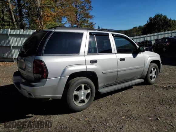 2007 Chevrolet TrailBlazer LT с VIN 1GNDT13S772233939, выставлен на аукционе Copart как лот 81546675 с пробегом 218 248 миль миль и Списание • Salvage title. История ставок и продаж доступна на DreamBid. Изображение 3.