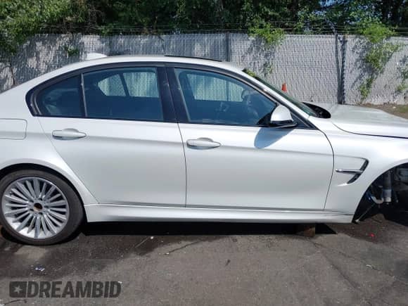 2015 BMW M3 with VIN WBS3C9C5XFP804055, listed as a IAAI auction lot 42947353 with 107,206 mi miles and . Bid and sale history available at DreamBid. Image 14.