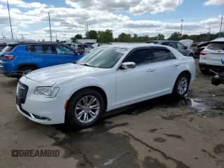 2016 Chrysler 300 C с VIN 2C3CCAEG8GH216933, выставлен на аукционе Copart как лот 70944355 с пробегом 101 463 миль миль и Списание • Salvage title. История ставок и продаж доступна на DreamBid. Изображение 1.