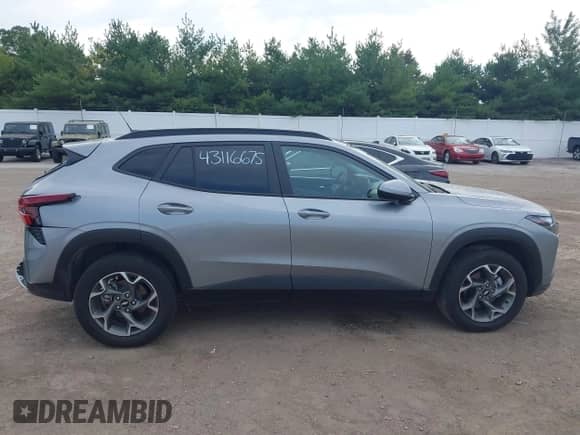 2024 Chevrolet Trax LT z VIN KL77LHE20RC182516, wystawiony jako IAAI lot #43116675 z przebiegiem 14 114 mil mil oraz . Historia ofert i sprzedaży dostępna na DreamBid. Obrazek 13.