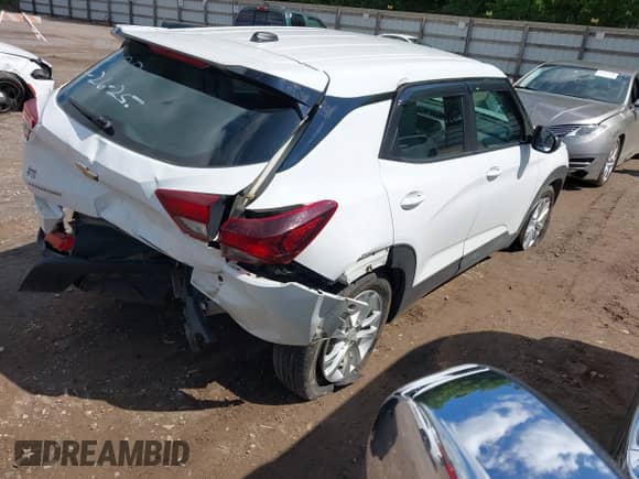 2022 Chevrolet TrailBlazer LS z VIN KL79MMS21NB104751, wystawiony jako IAAI lot #42157858 z przebiegiem 25 669 mil mil oraz . Historia ofert i sprzedaży dostępna na DreamBid. Obrazek 4.
