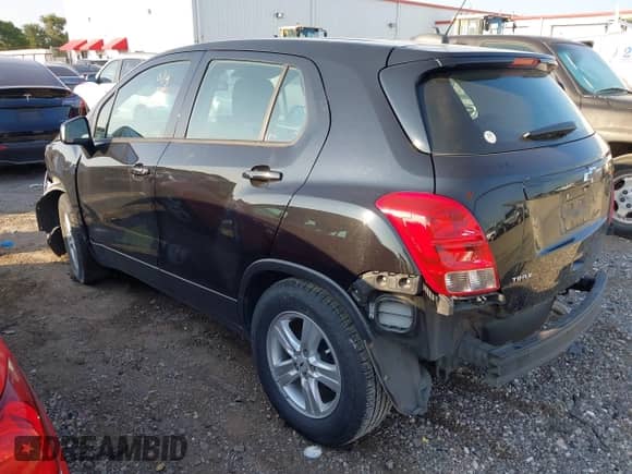 2020 Chevrolet Trax LS с VIN KL7CJKSB6LB056812, выставлен на аукционе IAAI как лот 43180287 с пробегом 83 144 миль миль и . История ставок и продаж доступна на DreamBid. Изображение 3.