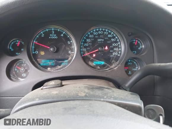 2010 Chevrolet Suburban Commercial z VIN 1GNUKHE30AR186320, wystawiony jako IAAI lot #41544991 z przebiegiem 216 037 mil mil oraz . Historia ofert i sprzedaży dostępna na DreamBid. Obrazek 7.