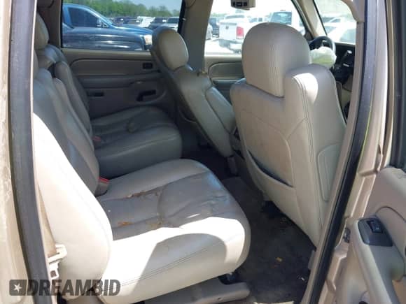 2005 Chevrolet Suburban LT with VIN 1GNEC16Z75J117611, listed as a IAAI auction lot 41946614 with 273,541 mi miles and . Bid and sale history available at DreamBid. Image 8.