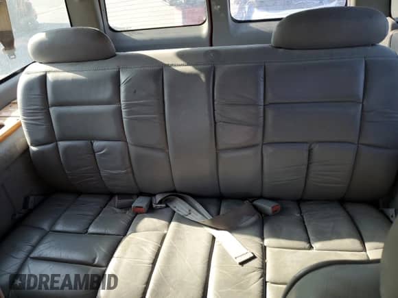 1997 Chevrolet Suburban с VIN 1GBFK16R4VJ347871, выставлен на аукционе Copart как лот 70752444 с пробегом 230 712 миль миль и Списание • Salvage title. История ставок и продаж доступна на DreamBid. Изображение 10.