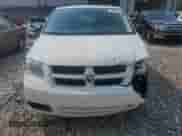 2010 Dodge Grand Caravan Hero z VIN 2D4RN3D11AR426786, wystawiony jako Copart lot #66708735 z przebiegiem 136 921 mil mil oraz Czysty tytuł • Clean title. Historia ofert i sprzedaży dostępna na DreamBid. Obrazek 5.