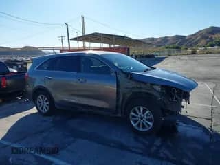2019 Kia Sorento LX with VIN 5XYPG4A33KG466061, listed as a IAAI auction lot 43421820 with 106,101 mi miles and . Bid and sale history available at DreamBid. Image 1.