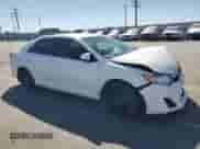 2013 Toyota Camry LE z VIN 4T4BF1FK9DR278532, wystawiony jako Copart lot #84041065 z przebiegiem 72 476 mil mil oraz Szkoda całkowita • Salvage title. Historia ofert i sprzedaży dostępna na DreamBid. Obrazek 4.